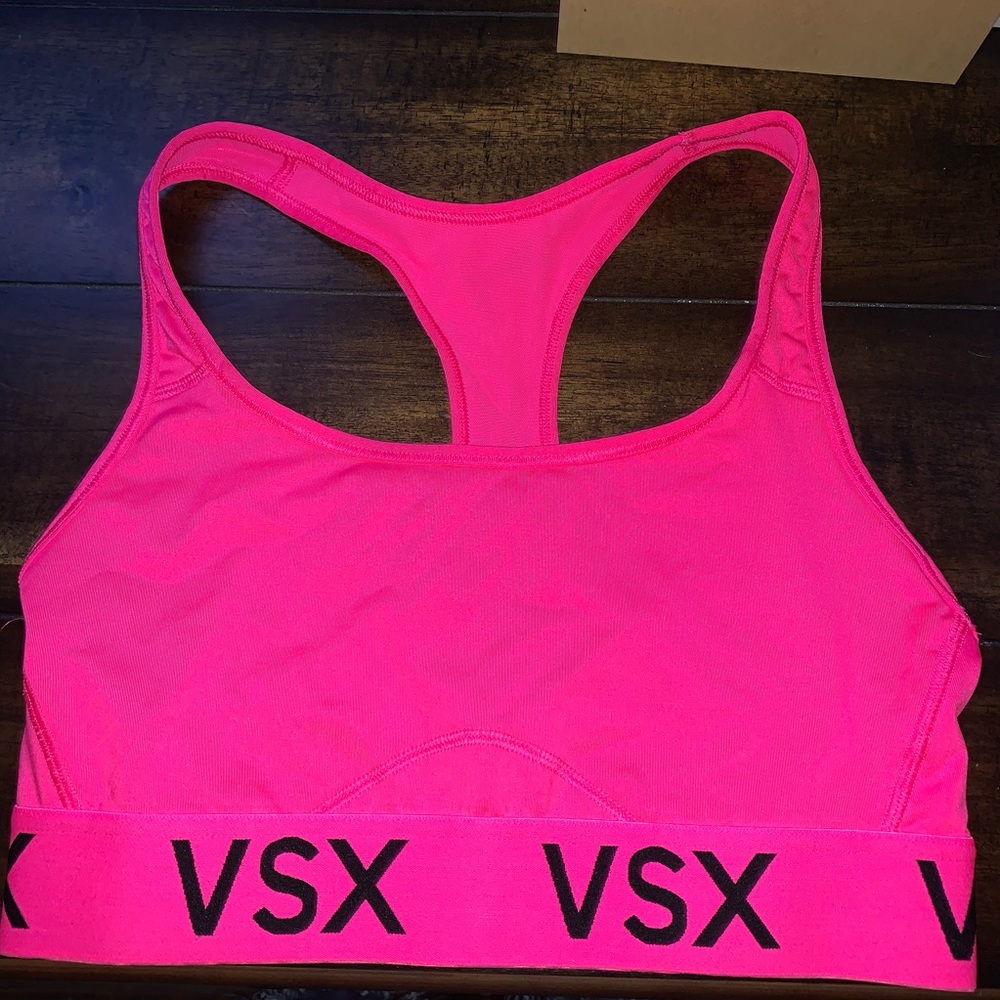 VS Sports Bra 𝕙𝕠𝕥 𝕡𝕚𝕟𝕜! ℒ𝒾𝓀ℯ NEW!